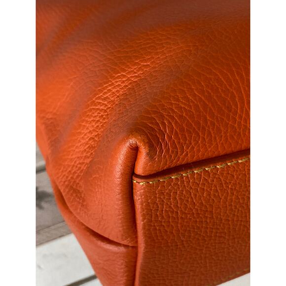 DOONEY & BOURKE MEDIUM ORNAGE PEBBLLED LEATHER SHOULDER BAG - Picture 12 of 16